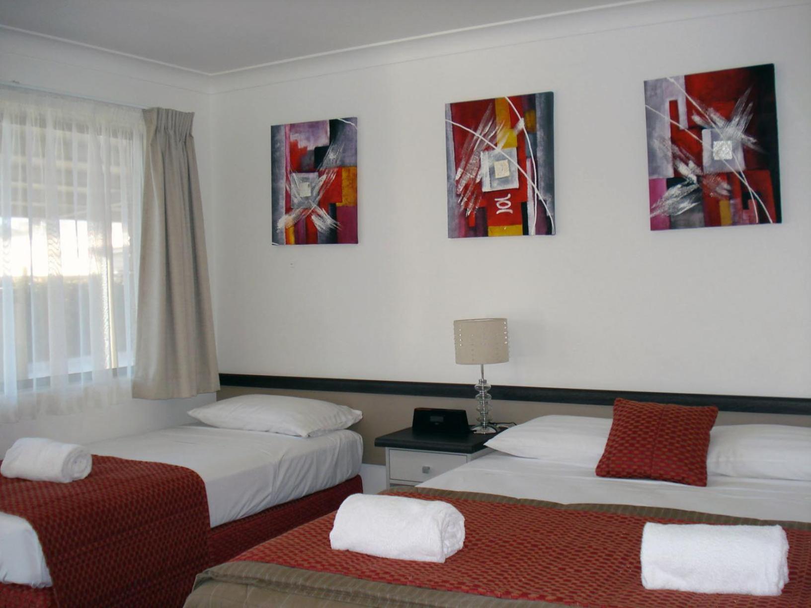 Oakey Motor Inn Room photo